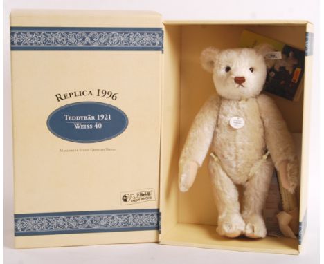 A Steiff made 1996 teddy bear ' Weiss 40 ' replica 1921 bear. Limited Edition to just 4,000 bears. Appears mint and unused (s