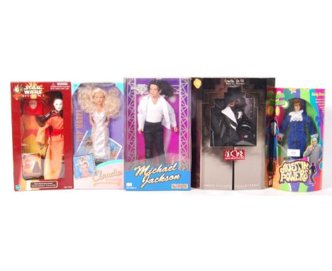 A collection of 5x assorted TV / Film / Music related boxed dolls / action figures. Comprising; a Trendmasters ' Austin Power