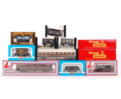 A collection of 11x assorted boxed 00 gauge railway trainset rolling stock carriages / wagons. To include; Graham Farish, Tri