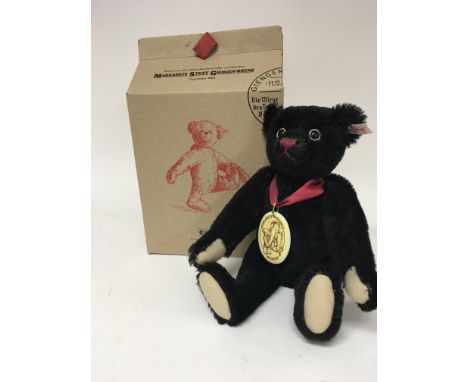 A Steiff bear with box from the Edition collection Margarete Steiff.