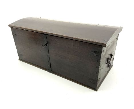18th century large oak domed trunk, hinge lid enclosing interior, fitted with cast iron handles and joints Dimensions: Height