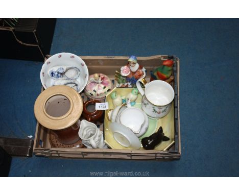 A quantity of china including Carltonware leaf plate, bird salt and pepper shakers, Czechoslovakia bowl, Colclough jug, vase 