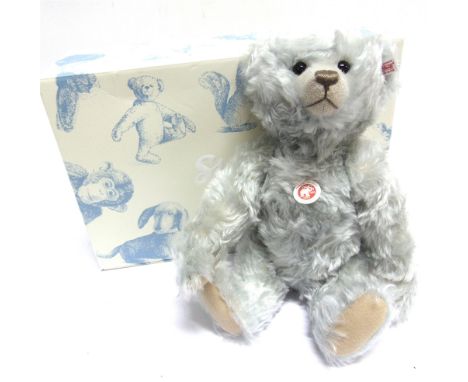 A STEIFF COLLECTOR'S TEDDY BEAR 'TEDDY BEAR ICE'  (EAN 036842), light blue, with growler, limited edition 836/1500, with cert