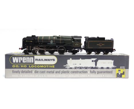 [OO GAUGE]. A WRENN NO.W2269, B.R. REBUILT WEST COUNTRY CLASS 4-6-2 TENDER LOCOMOTIVE 'SIR KEITH PARK', 34053,  lined green '