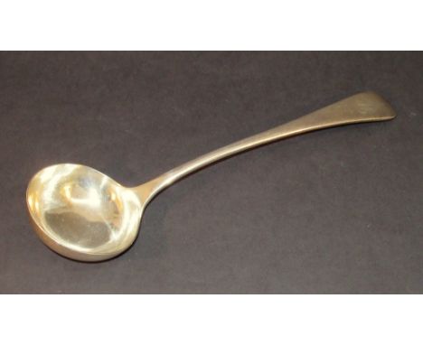 A GEORGE V SILVER SOUP LADLE BY WALKER &amp; HALL, SHEFFIELD 1918, LENGTH 28 cm (215g)