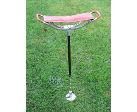 AN ADJUSTABLE 'GAMEBIRD' SHOOTING STICK