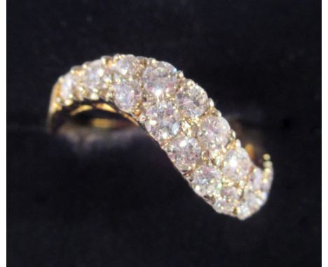 A 12kt GOLD AND DIAMOND (1ct approx.) RING, RING SIZE R (3.9g)