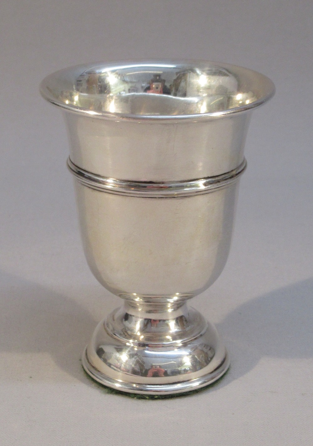 SILVER GOBLET BY AE POSTON & CO LTD, BIRMINGHAM 1937, HEIGHT 10.5 cm (110g)