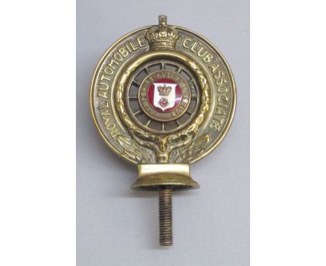 AN EARLY 'HAMPSHIRE AUTOMOBILE CLUB'  CAR BADGE, THE CENTRAL ENAMEL WITH A BRASS BORDER THE BASE STAMPED B 308, THE BACK STAM