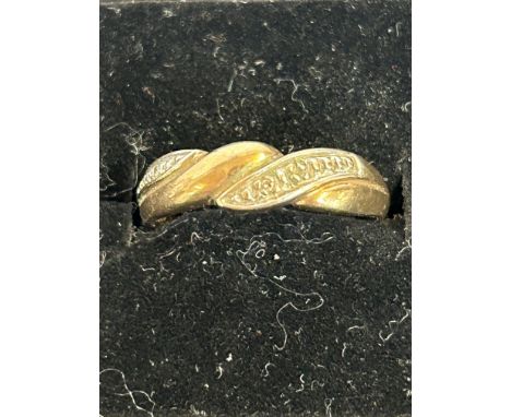 9ct Gold crossover ring set with diamonds Size Q 2g 