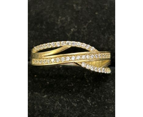 9ct Gold ring set with white stones Size P 