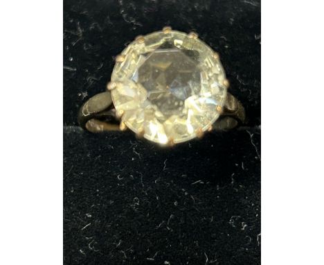 9ct gold ring set with large lemon quartz stone Size R