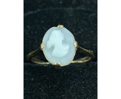 9ct Gold cameo ring Size P 