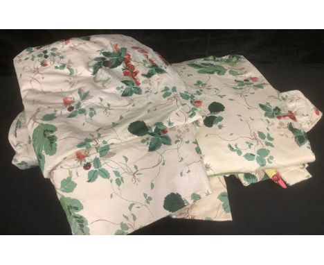 Textiles - a pair of Colefax &amp; Fowler interlined curtains 155x240 cm, Pembroke 1992 