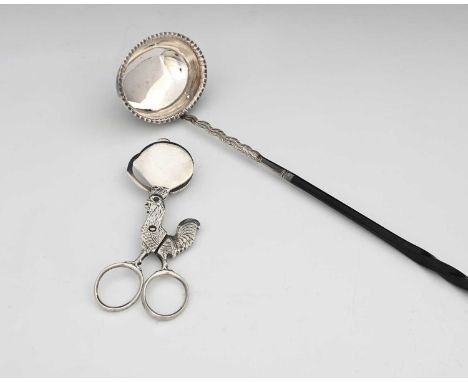 An Elizabeth II novelty silver egg topper or cutter, of scissor form, decorated with a cockerel, Edward Barnard &amp; Sons Lt