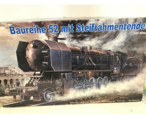 A Boxed Trumpeter Model Kit Bauraihe 52 MIT Steifrhmentender 1/35 Scale