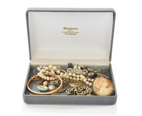 A Quantity of Jewellery, including a 15 carat gold hinged bangle (a.f.); a fancy link chain, clasp stamped '9CT'; a diamond t