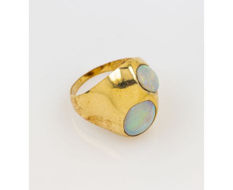 14 kt Gold Ring mit Opalen,   GG 585/000 gepr., 2 Opalcabochons trockenrissig, ca. 9.1 g, RW 6014 kt gold ring with opals  , 