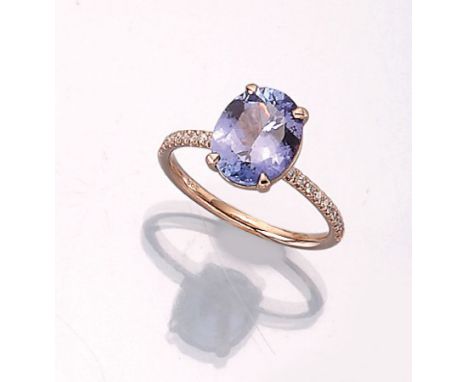 14 kt Gold Ring mit Tansanit und Brillanten, GG 585/000, ovalfacett. Tansanit (beh.) ca. 2.91 ct violetish blue, Ringschulter