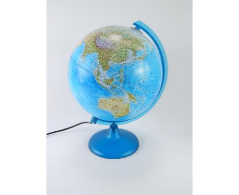 A Tecnodidattica illuminated globe, scale 1:51000000.