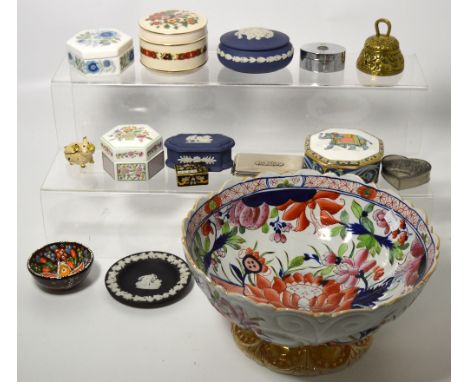 A c.1900 Imari pattern bowl and a quantity of trinket pots to include Wedgwood etc.