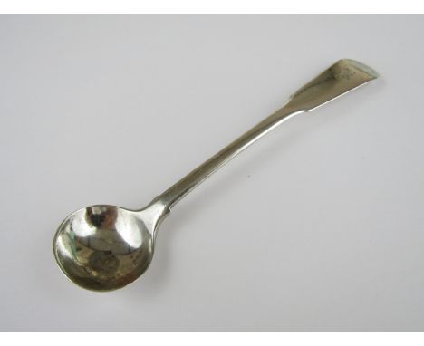 [Scottish provincial silver, Dumfries] A fiddle pattern salt spoon, MH and fouled anchor marks, possibly Mark Hinchsliffe