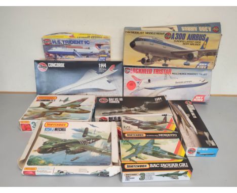 Box of aviation models by Matchbox &amp; Airfix to include B25H/J Mitchell PK-405, Canberra PR9 PK-408, A300 Airbus 9 06176, 