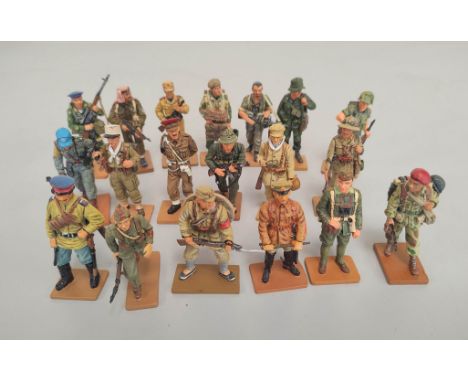 Del Prado 1:32 scale figures relating to 20th C world infantry to include Staff Sergeant 173 Airbourne, USSR Naval Infantry, 