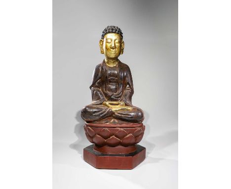 Wood with cold gildingVietnam, 19th century Dimensions: Height 51cm Wide 25 cm Depth 17 cmWeight: 5032 grams Wooden statue of