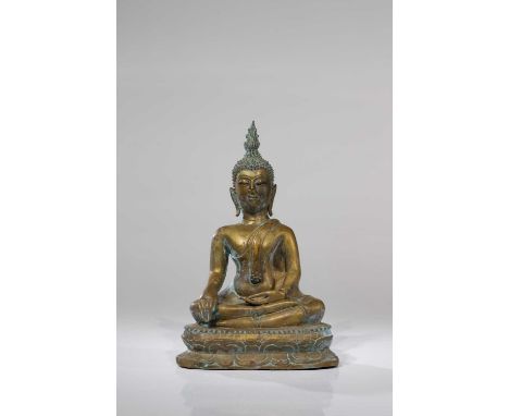 BonzeThailand, 19th century Dimensions: Height 25 cm Wide 15 cm Depth 9 cmWeight: 1730 grams Buddha seated cross-legged on lo