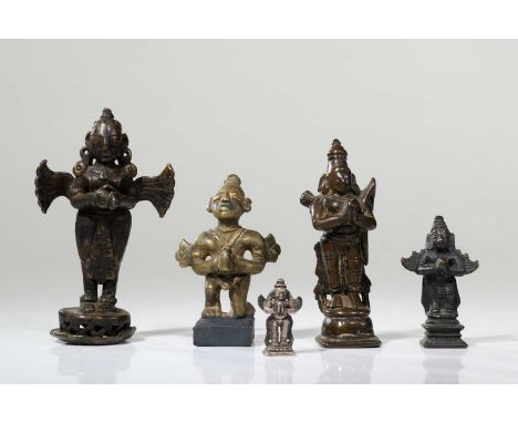 BronzeIndia, 16th to 19th century Dimensions: Height 9 - 2,5 cmWeight: 311 grams All Group of Garuda statues of different siz