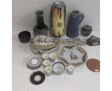 A collection of ceramics to include a Majolica wall pocket fashioned as a mandolin, a late 18th century Worcester blue and wh