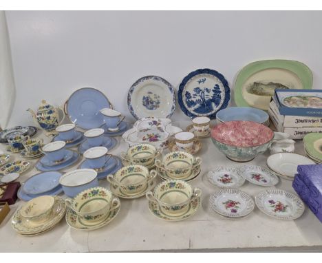 A mixed lot of ceramics to include a Royal Doulton part tea service, Masons 'Regency' part coffee service, Royal Crown Derby 