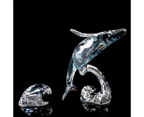 Inspired by Maori legend, depicts a Humpback Whale in Shadow crystal with Crystal Moonlight fins. Paikea 2012 SCS wave plaque
