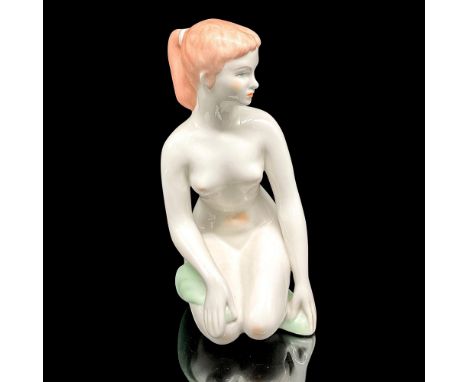 Beautiful Hungarian art deco sculpture of a young woman kneeling. She holds a green bath towel to her knee. Vintage item. Glo