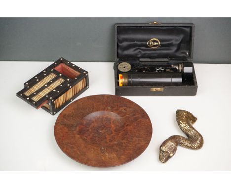 A small group of mixed collectables to include a wooden trinket box and a cased scientific instrument. 