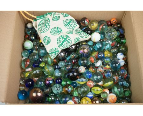 Selection of miscellaneous marbles, to include vintage 
