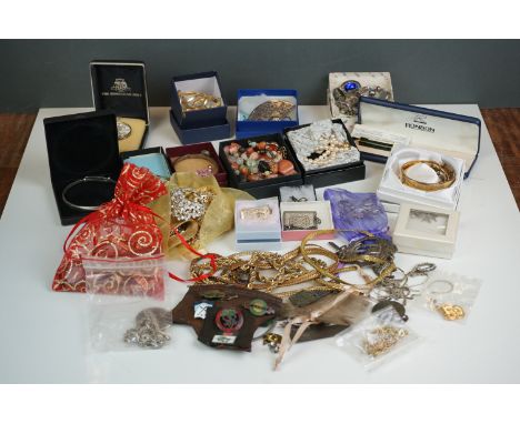 Collection of costume jewellery, mostly vintage to include brooches, pendants, medallions, necklaces, silver bangle etc