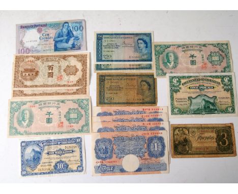 Mixed lot of British and world banknotes, to include; K. Peppiatt one pounds, 1954 Gibraltar one pound, Bank of Korea 1000 wo