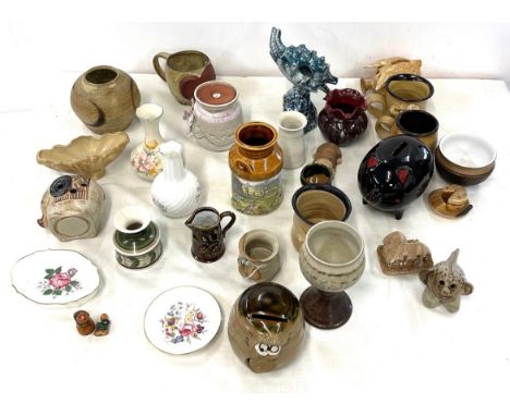 Selection miscellaneous pottery items to include Wedgwood, Royal Worcester 