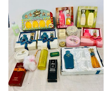 Selection of vintage toiletries soap etc 