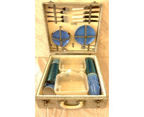 Vintage cased Coracle insulated picknic set 