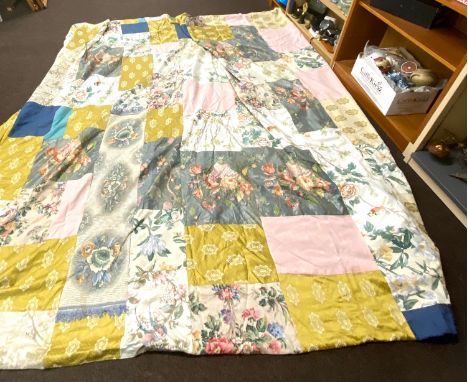Vintage patchwork quilt bedspread 