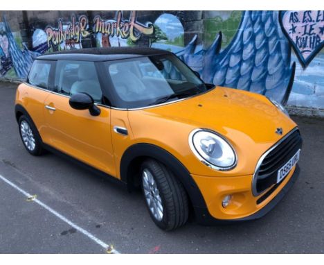 A 2015 ORANGE / BLACK MINI COOPER 'DS65 URL' PETROL 1.5L  AUTOMATIC, APPROX 600 MILES, MOT EXPIRED 22/11/2019, TWO KEYS, NO L