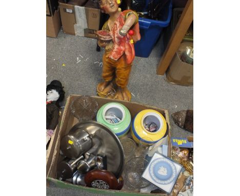 A BOX OF CERAMICS AND GLASSWARE ETC. TO INCLUDE WEDGWOOD JASPERWARE, STAINLESS STEEL TEA SERVICE TOGETHER WITH A CHALK FIGURE