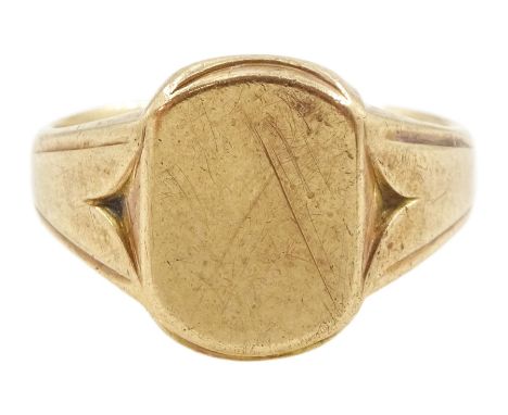 Early 20th century 9ct rose gold signet ring, Chester 1916Condition Report:Approx 6.65gm, size R, max depth = 13.6mm