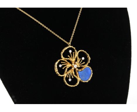 A vintage 18ct yellow gold, lapis lazuli and diamond flower pendant - hallmarked London 1975, the bark effect, openwork penda