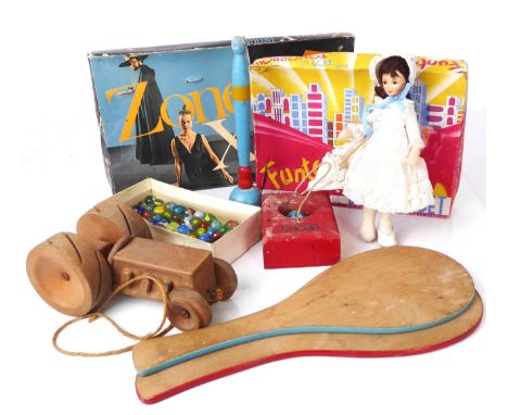 A small collection of vintage toys - including a boxed 1930s-40s Art Deco Funtaso Building Set No.2; a small quantity of marb