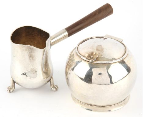 Hand crafted, hammered silver, ovoid tea caddy, the hinged cover with a flower head, makers mark JA, London 1981, H 9cm, 9.4o