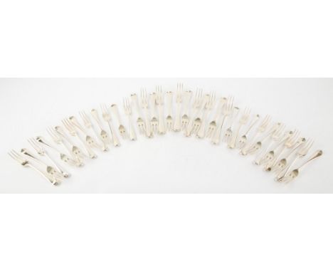 Old English pattern silver canteen for twelve places by C J Vander Ltd, London 1968-69, comprising 12 table spoons, 12 desser
